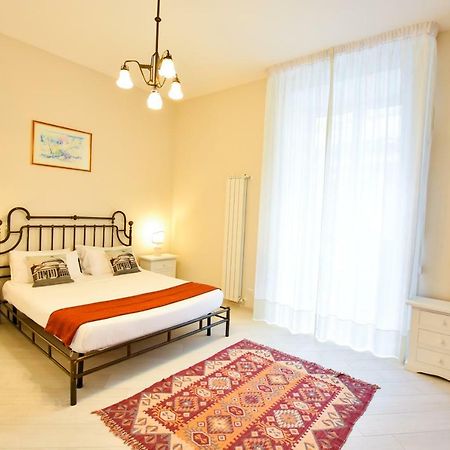 ナポリ Domus Borbonica Bed & Breakfast エクステリア 写真