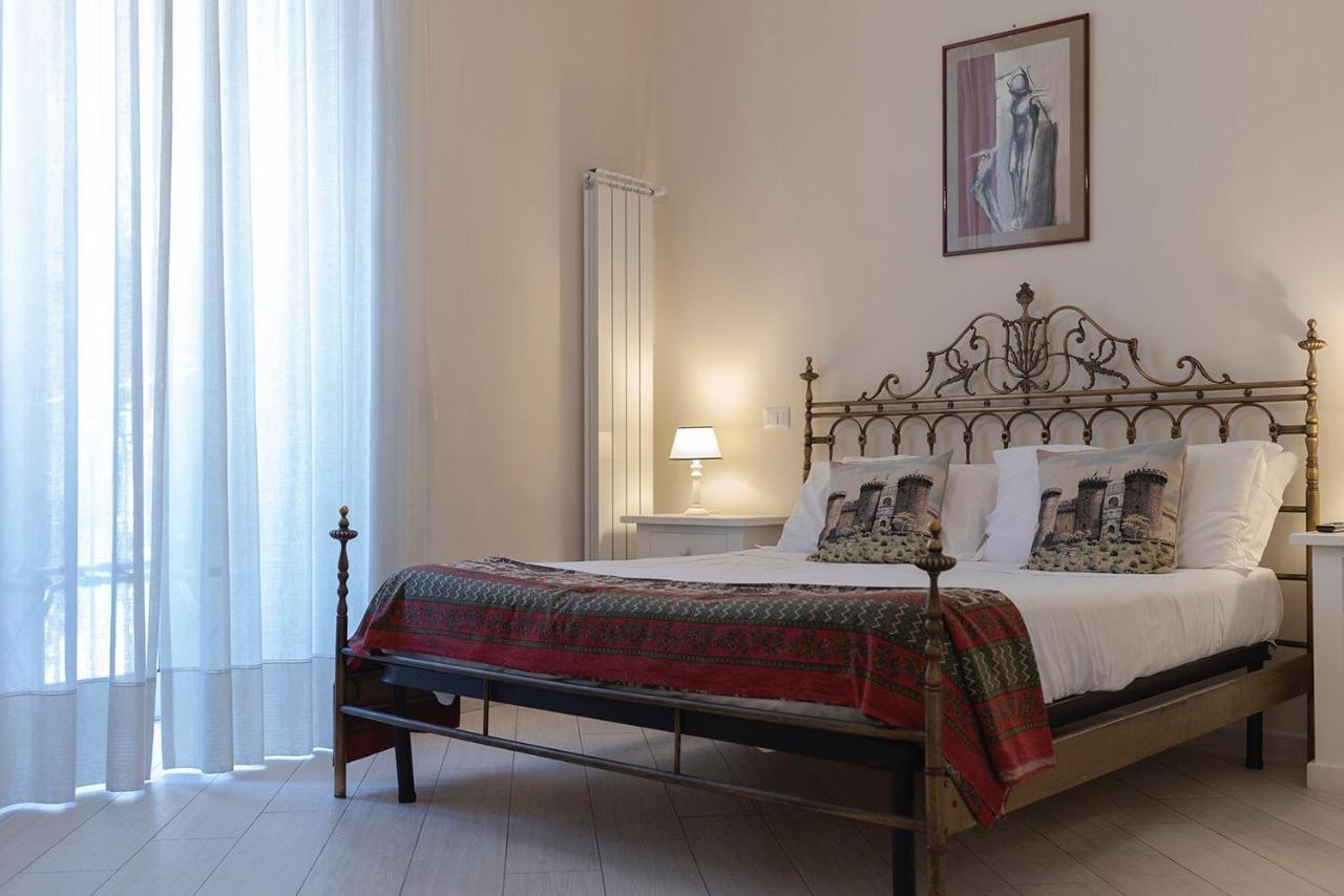 ナポリ Domus Borbonica Bed & Breakfast エクステリア 写真