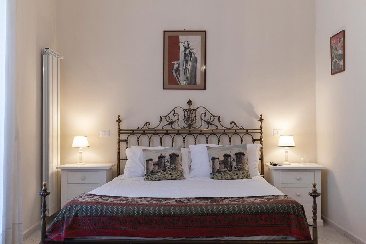 ナポリ Domus Borbonica Bed & Breakfast エクステリア 写真