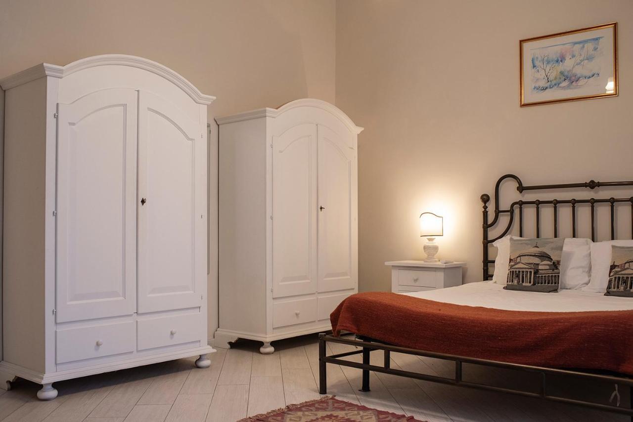 ナポリ Domus Borbonica Bed & Breakfast エクステリア 写真