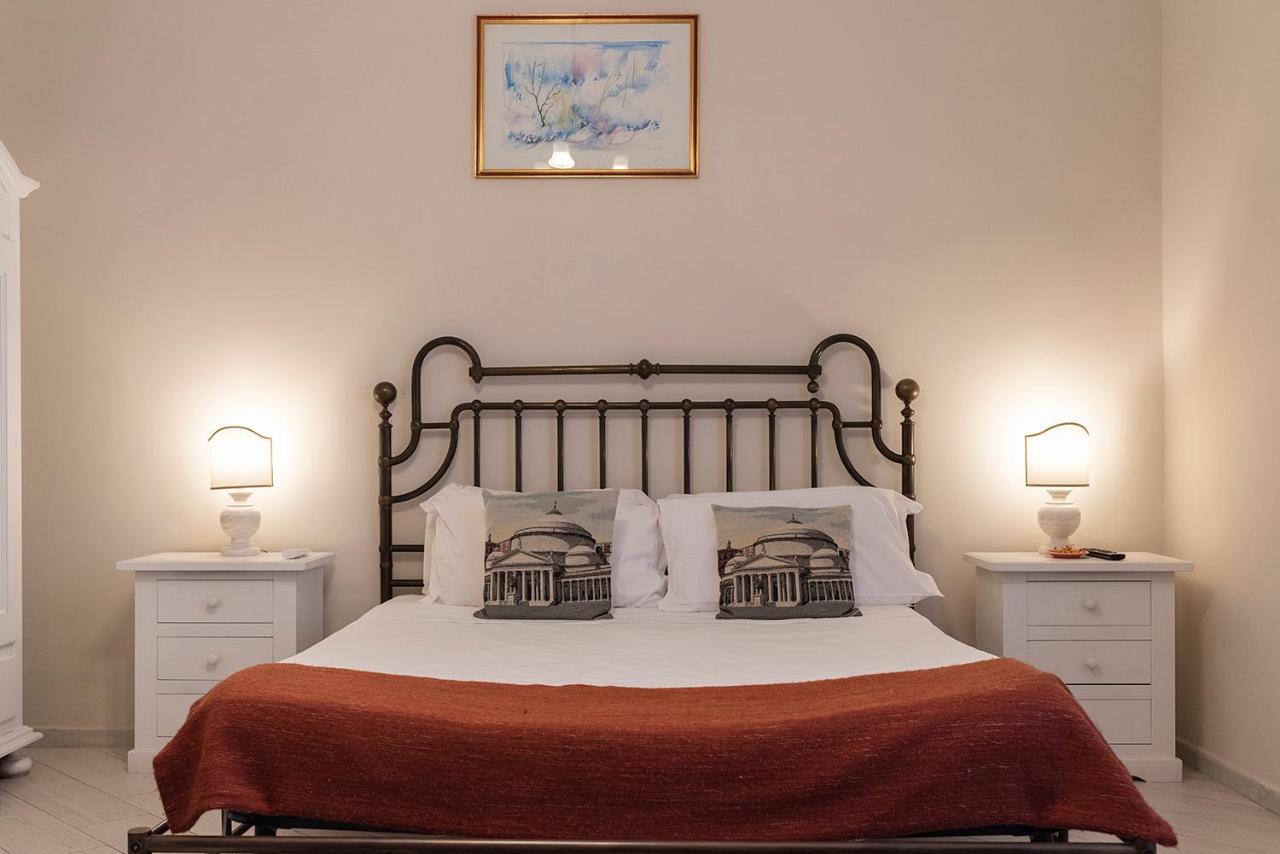 ナポリ Domus Borbonica Bed & Breakfast エクステリア 写真