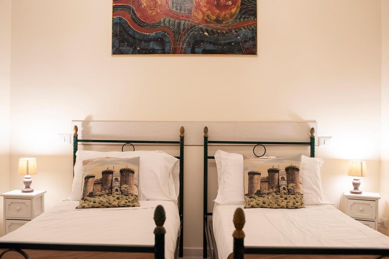 ナポリ Domus Borbonica Bed & Breakfast エクステリア 写真
