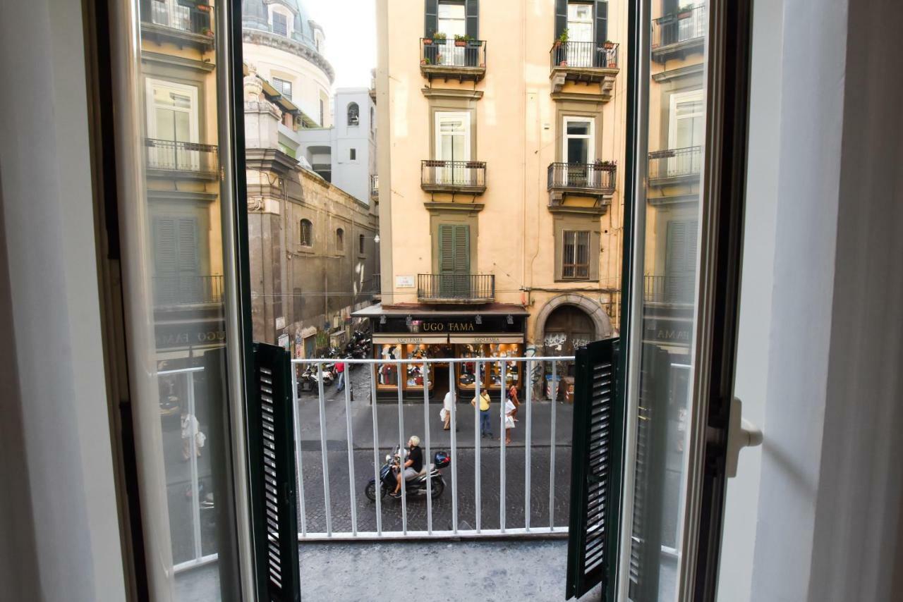 ナポリ Domus Borbonica Bed & Breakfast エクステリア 写真