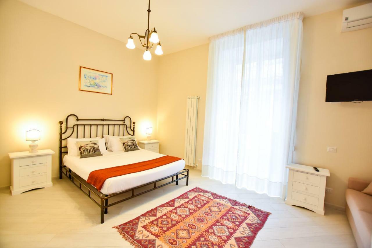 ナポリ Domus Borbonica Bed & Breakfast エクステリア 写真