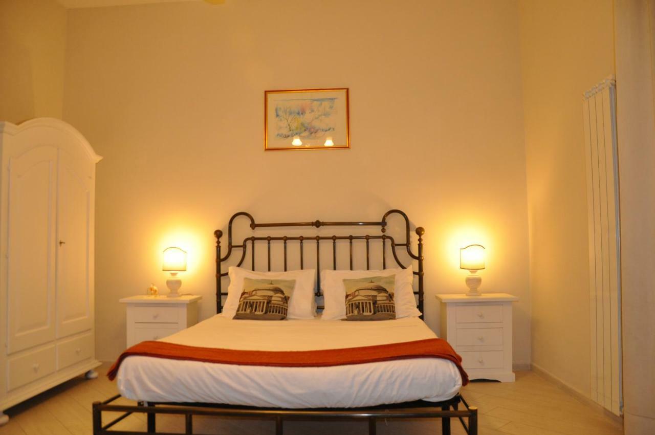 ナポリ Domus Borbonica Bed & Breakfast エクステリア 写真
