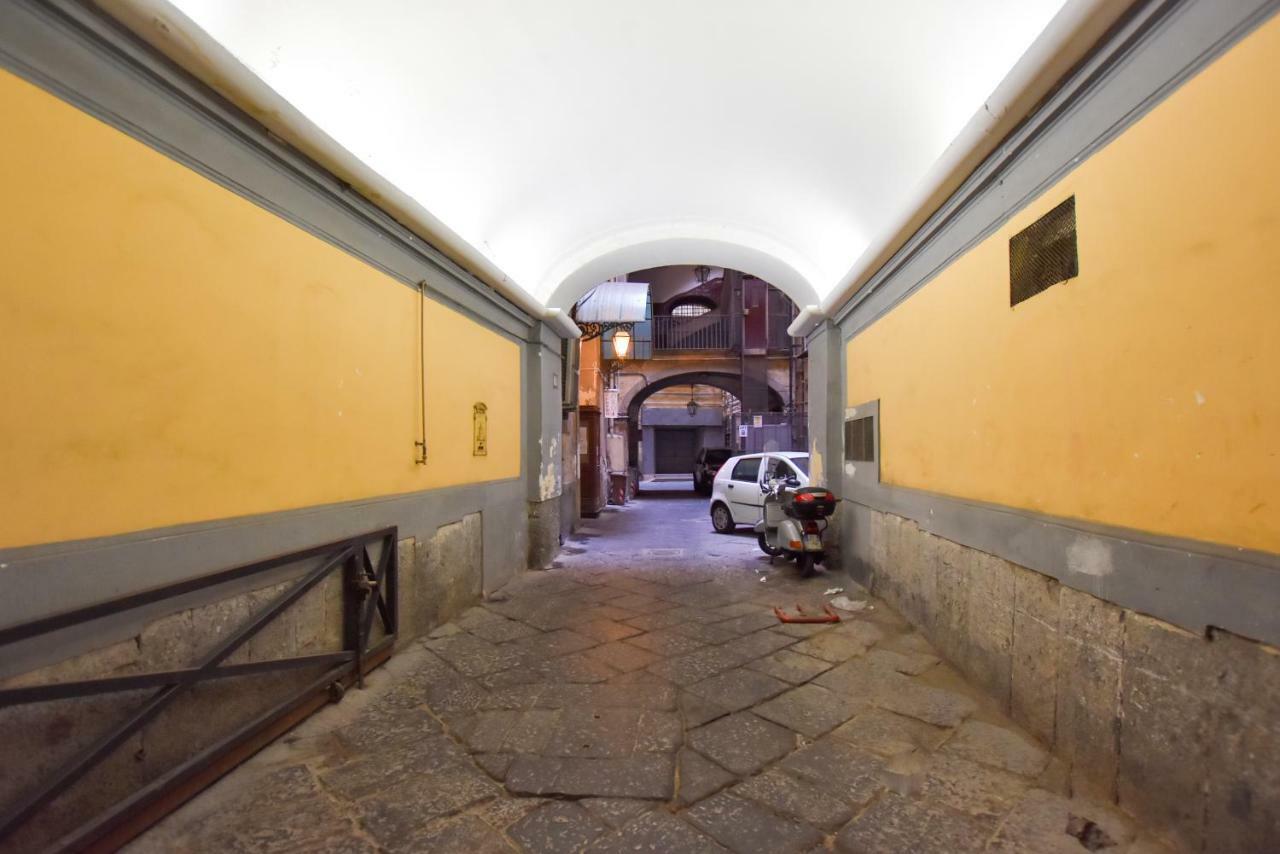 ナポリ Domus Borbonica Bed & Breakfast エクステリア 写真