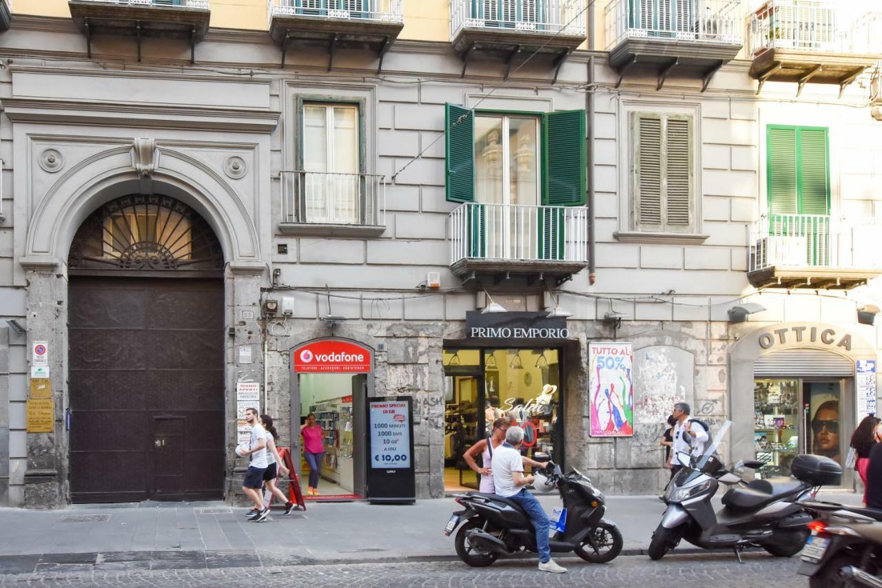 ナポリ Domus Borbonica Bed & Breakfast エクステリア 写真