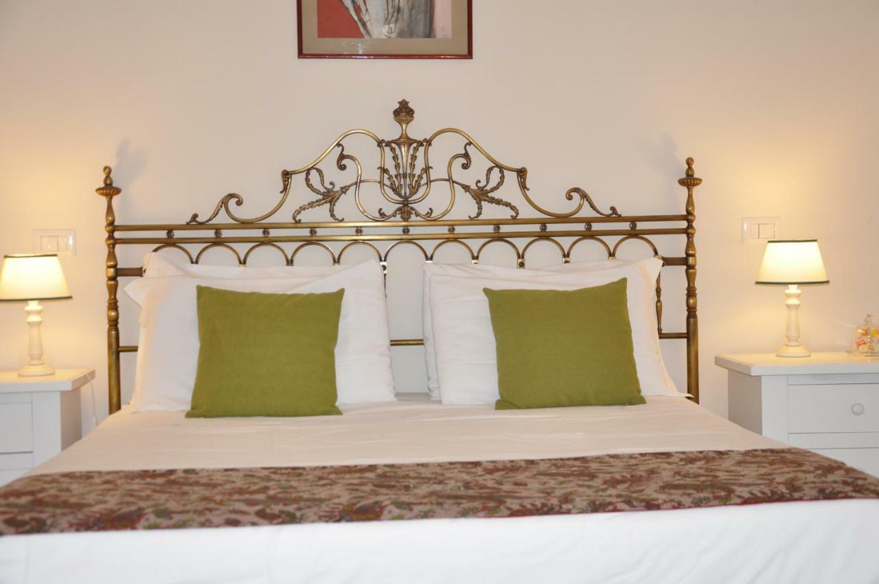 ナポリ Domus Borbonica Bed & Breakfast エクステリア 写真