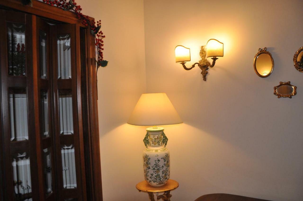 ナポリ Domus Borbonica Bed & Breakfast エクステリア 写真