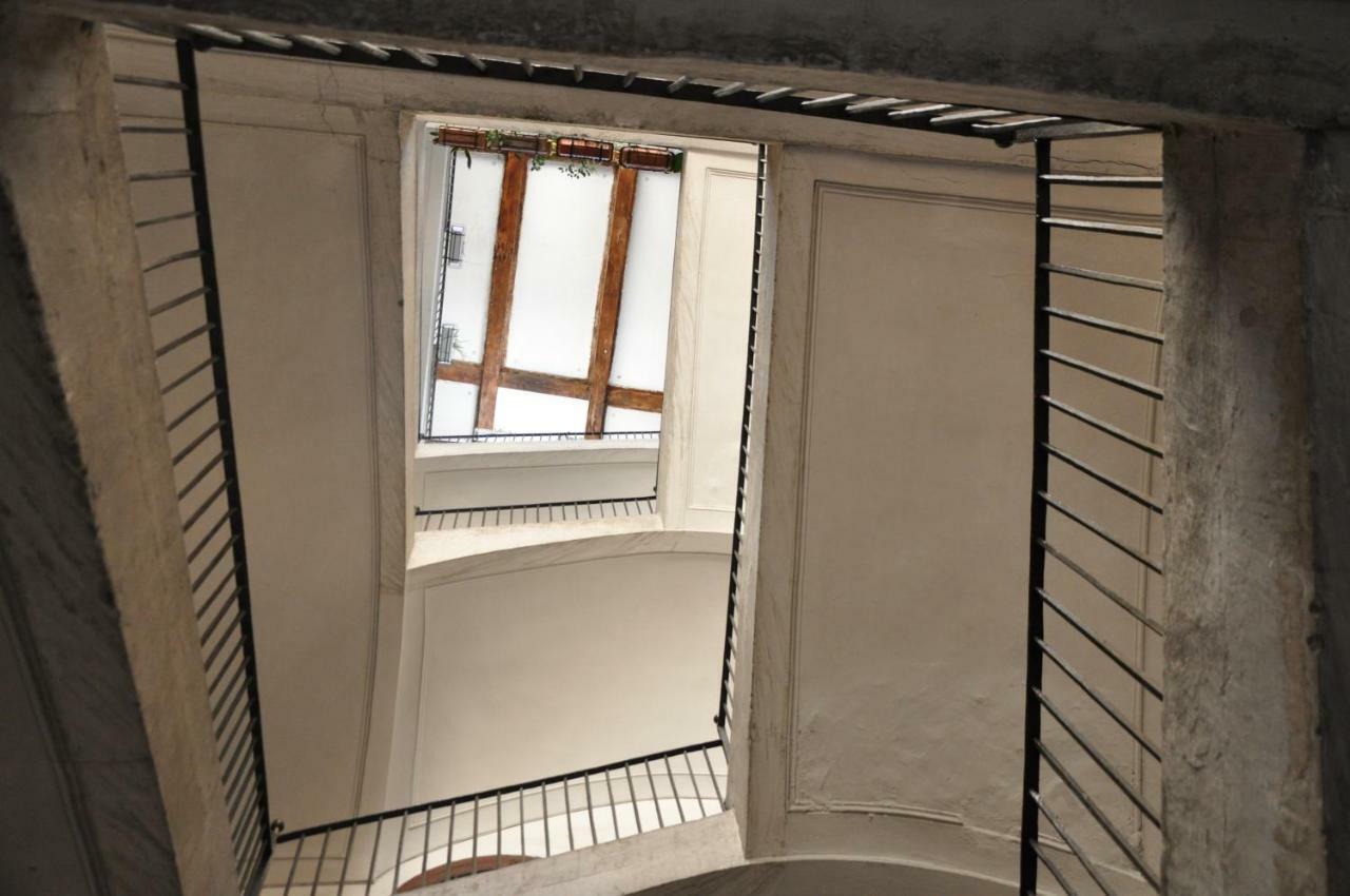 ナポリ Domus Borbonica Bed & Breakfast エクステリア 写真