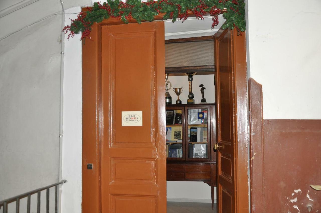 ナポリ Domus Borbonica Bed & Breakfast エクステリア 写真