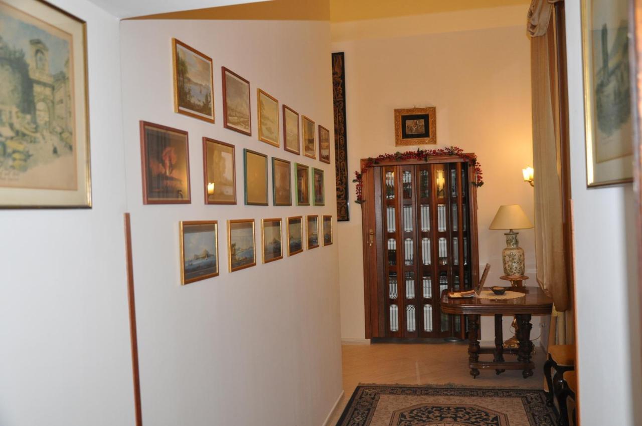 ナポリ Domus Borbonica Bed & Breakfast エクステリア 写真